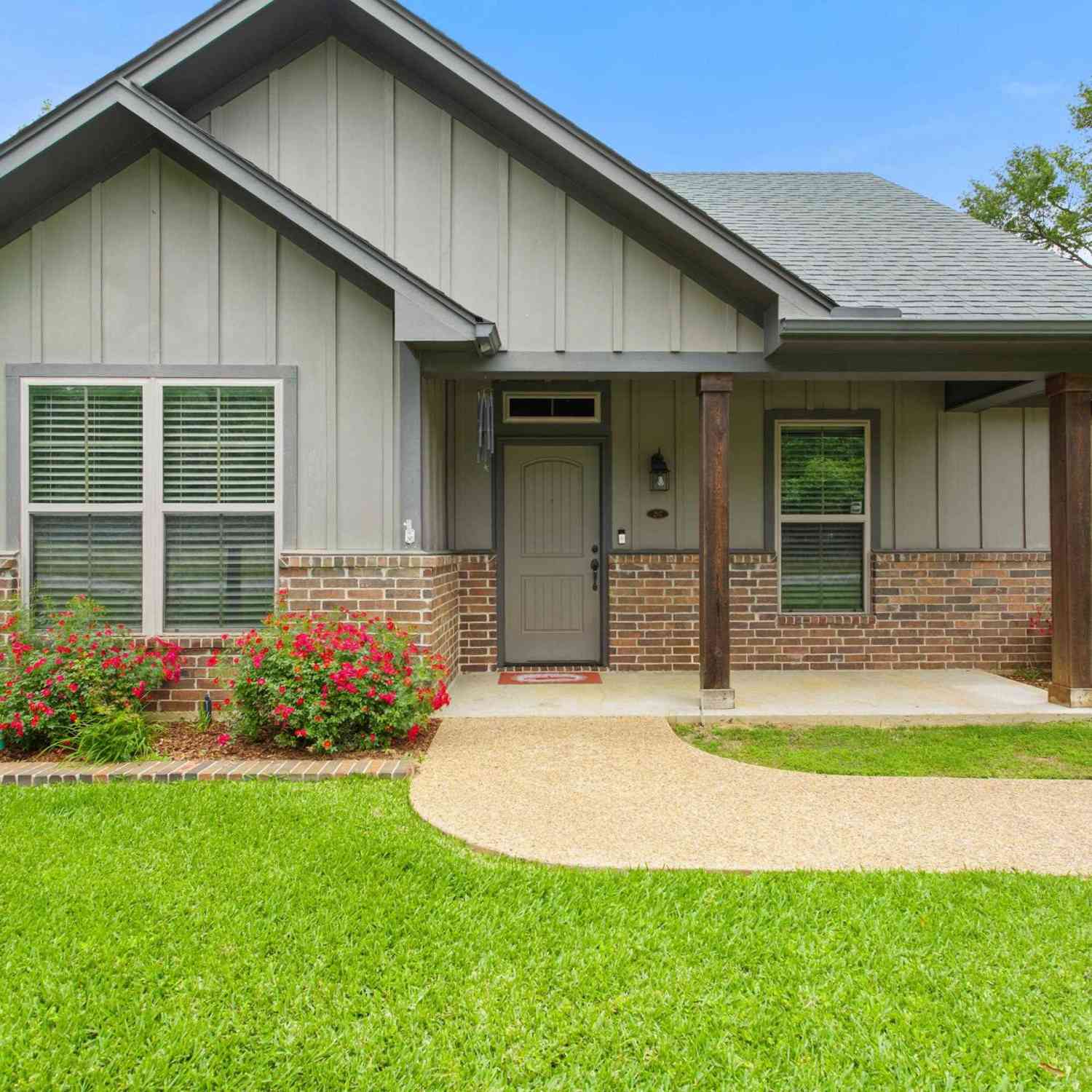 Homes For Sale - 207 Senter Ave<br/> Whitehouse, TX 75791