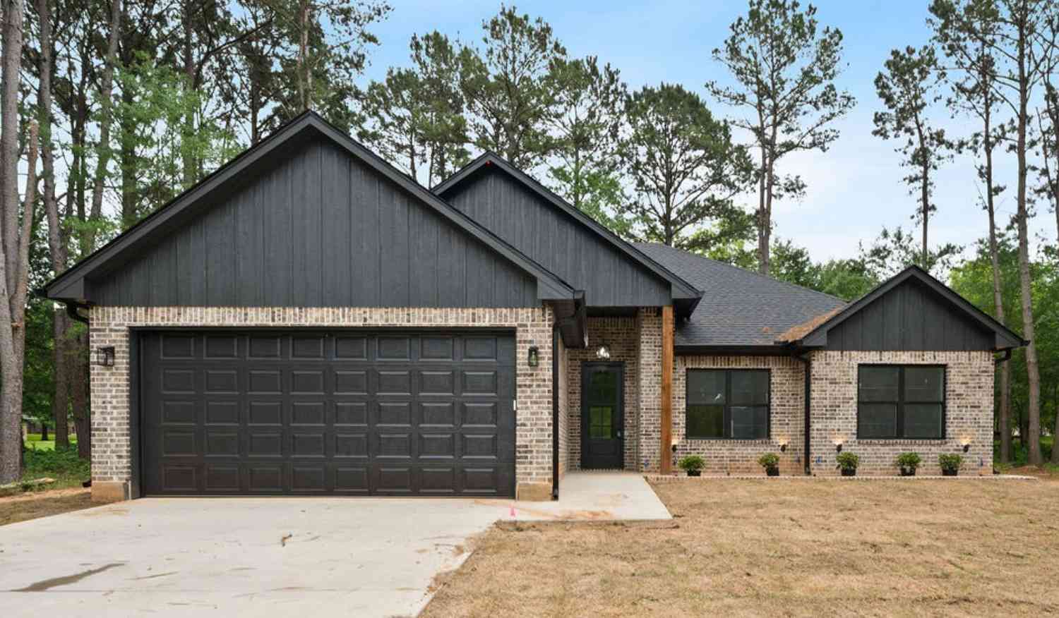 Homes For Sale - 309 Pineview Lane<br/> Jacksonville, TX 75766