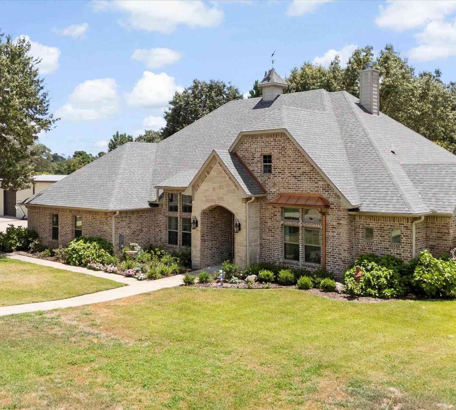 Homes For Sale - 22828 Babes Landing<br/> Lindale, TX 75771