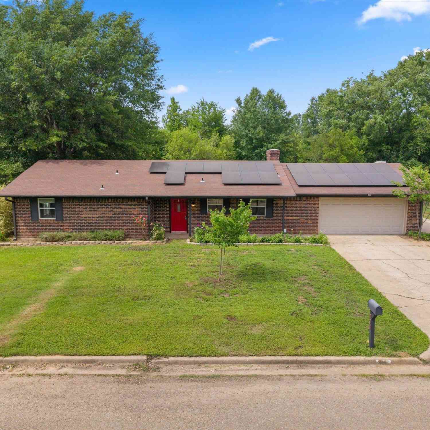 Homes For Sale - 524 Park Lane<br/> Mt Vernon, TX 75457