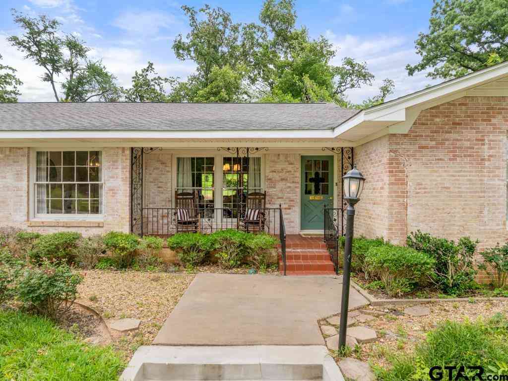 Homes For Sale - 2830 S Cameron Ave<br/> Tyler, TX 75701