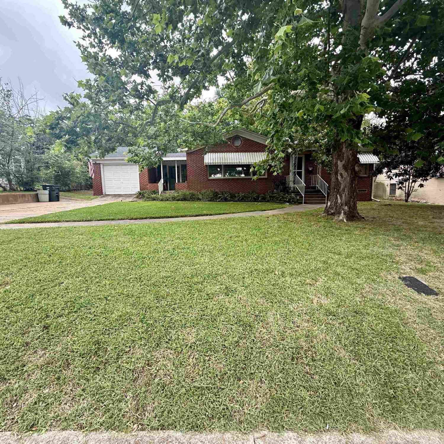 Homes For Sale - 2822 New Copeland Rd<br/> Tyler, TX 75701