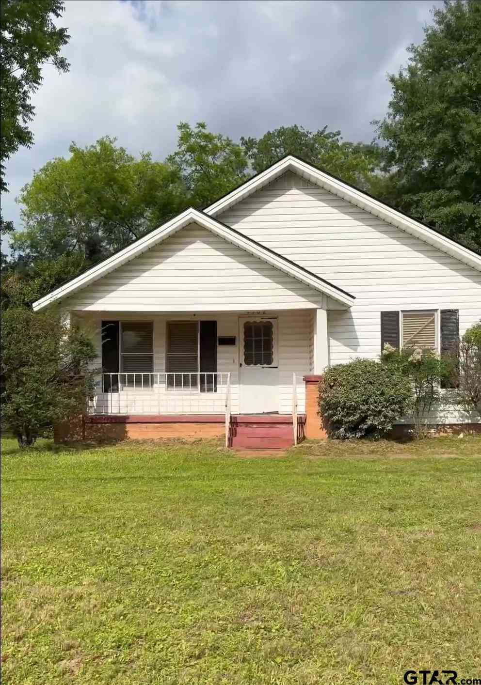 Homes For Sale - 1302 S Main St<br/> Rusk County, Henderson, TX 75654