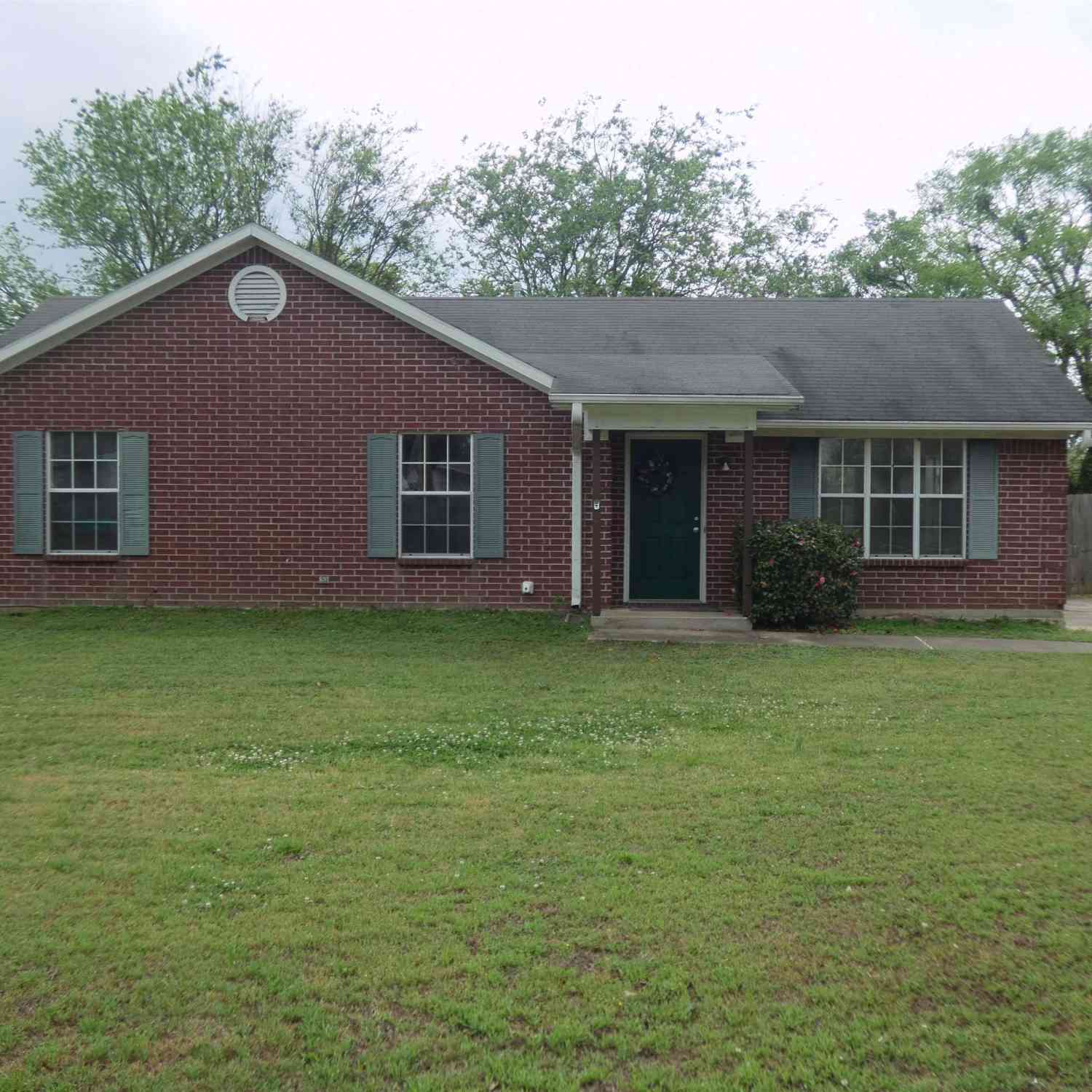 Homes For Sale - 203 W Lide Street<br/> Talco, TX 75487