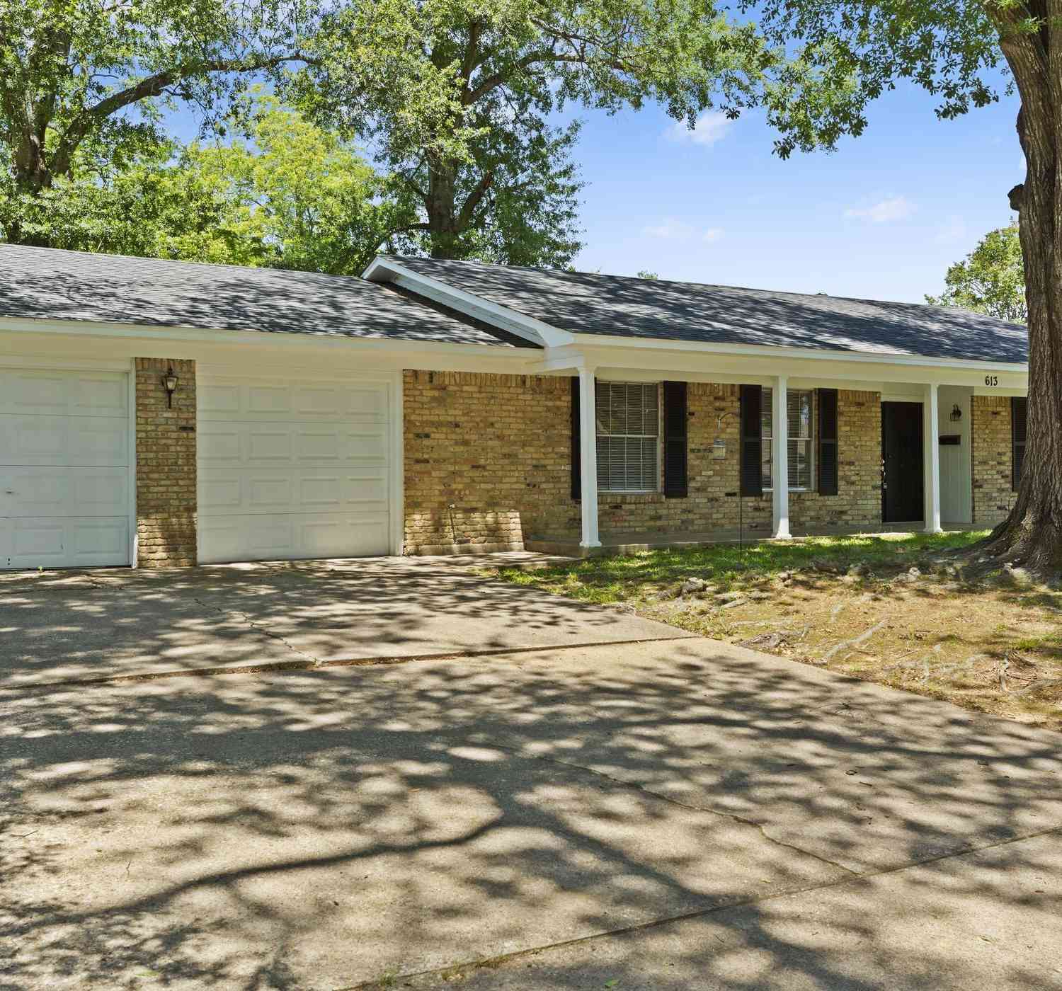 Homes For Sale - 613 Zelwood<br/> Tyler, TX 75701