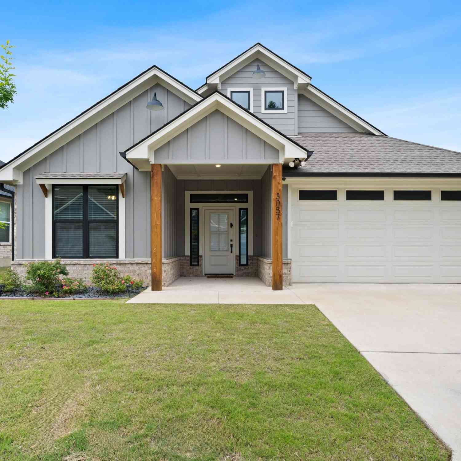Homes For Sale - 3057 Royal Garden<br/> Tyler, TX 75701