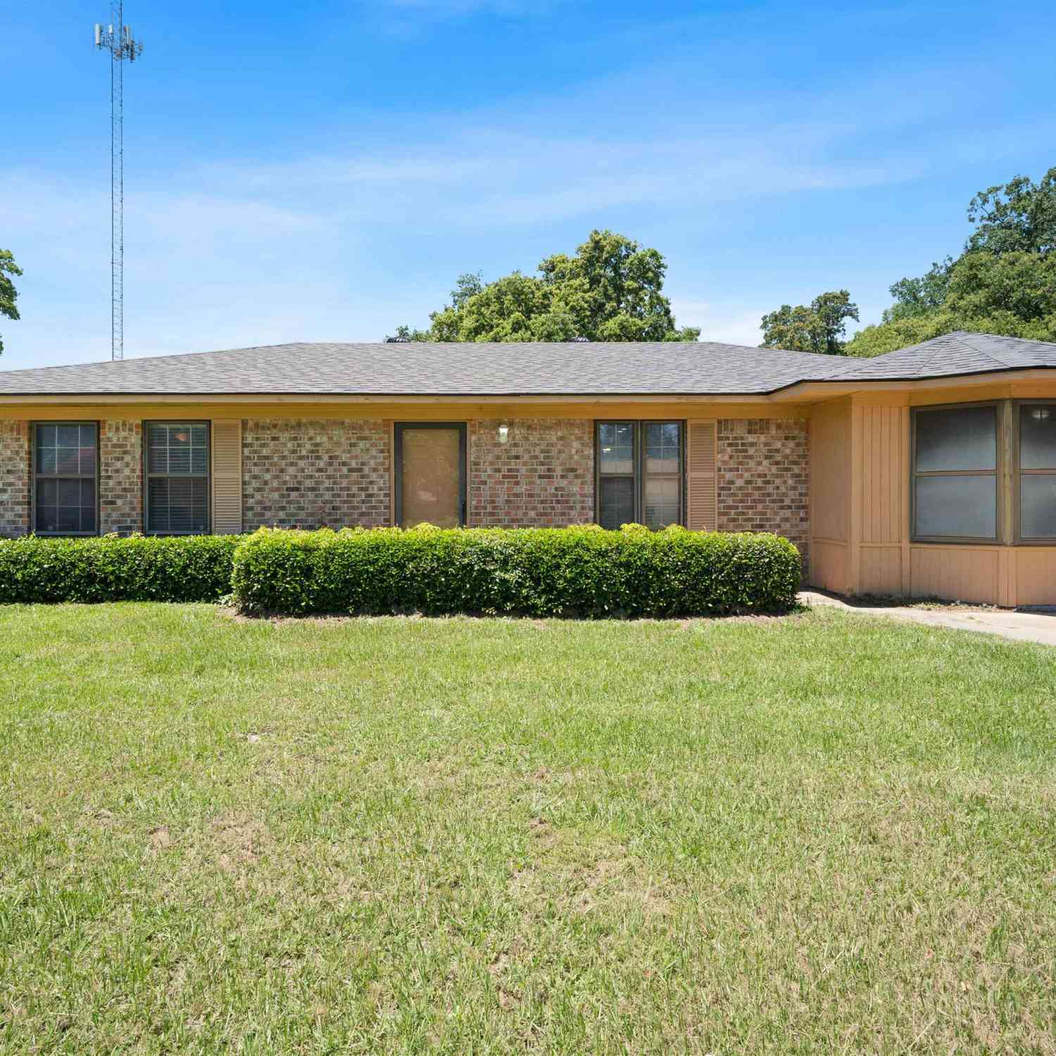 Homes For Sale - 230 County Road 2302<br/> Mineola, TX 75773