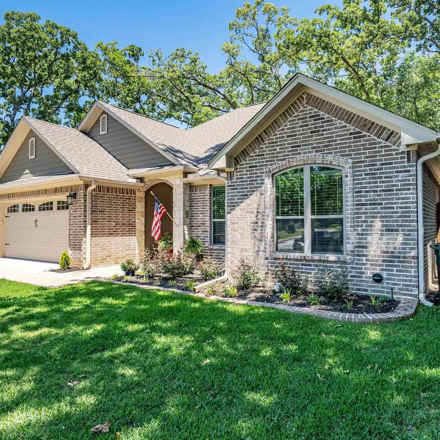 Homes For Sale - 1700 Easy Street<br/> Tyler, TX 75703