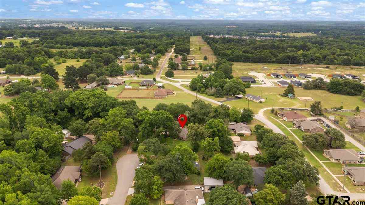 Homes For Sale - 13804 Birchwood Cir<br/> Lindale, TX 75771
