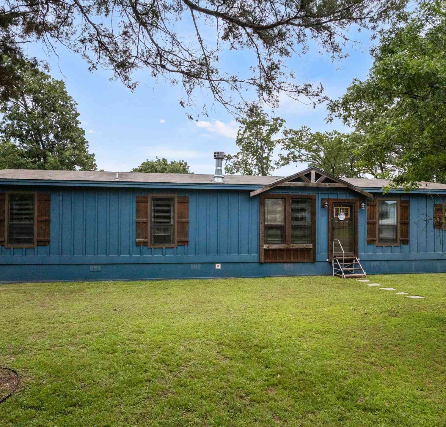 Homes For Sale - 17 County Road 2611<br/> Pittsburg, TX 75686