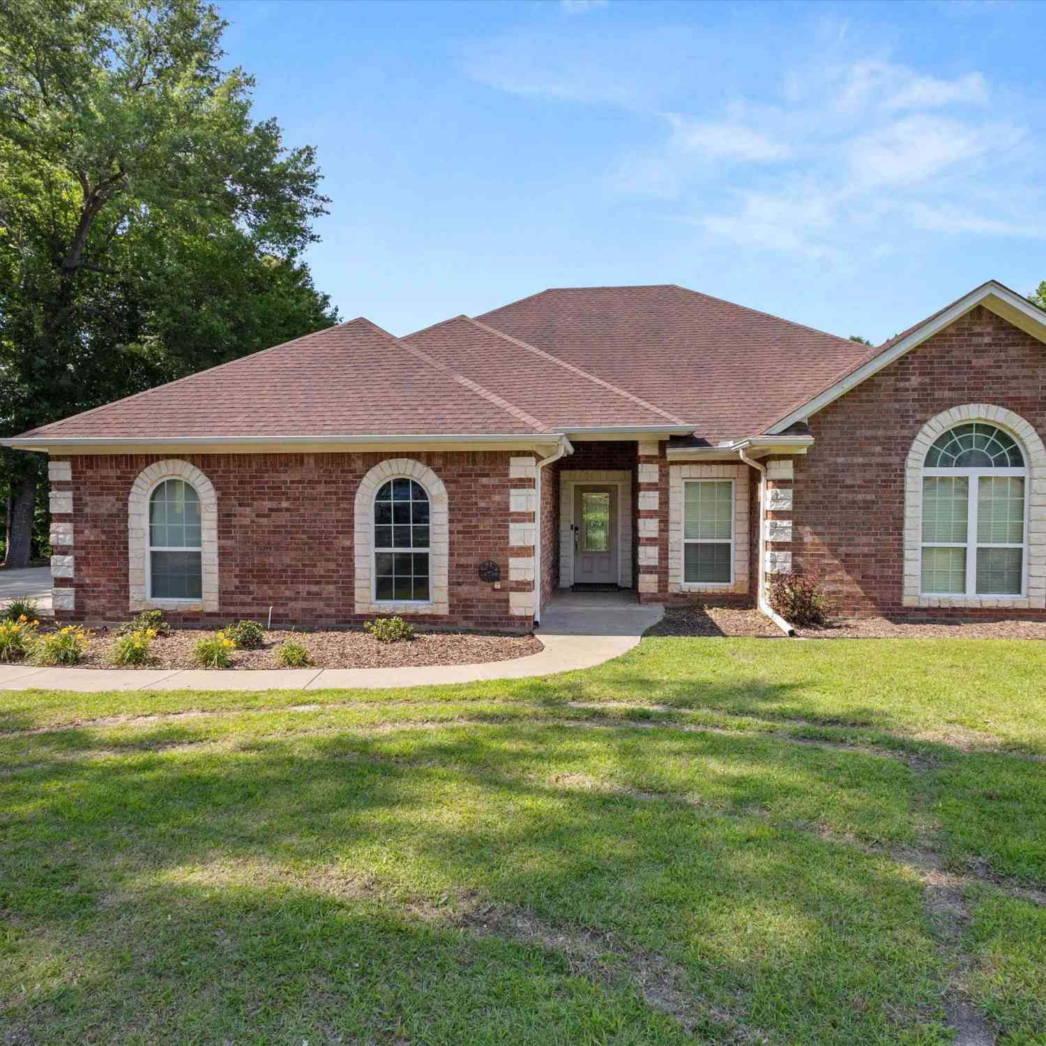 Homes For Sale - 4367 N White Oak Road<br/> Gladewater, TX 75647