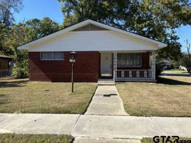 Homes For Sale - 615 N Pacific St.<br/> Mineola, TX 75773