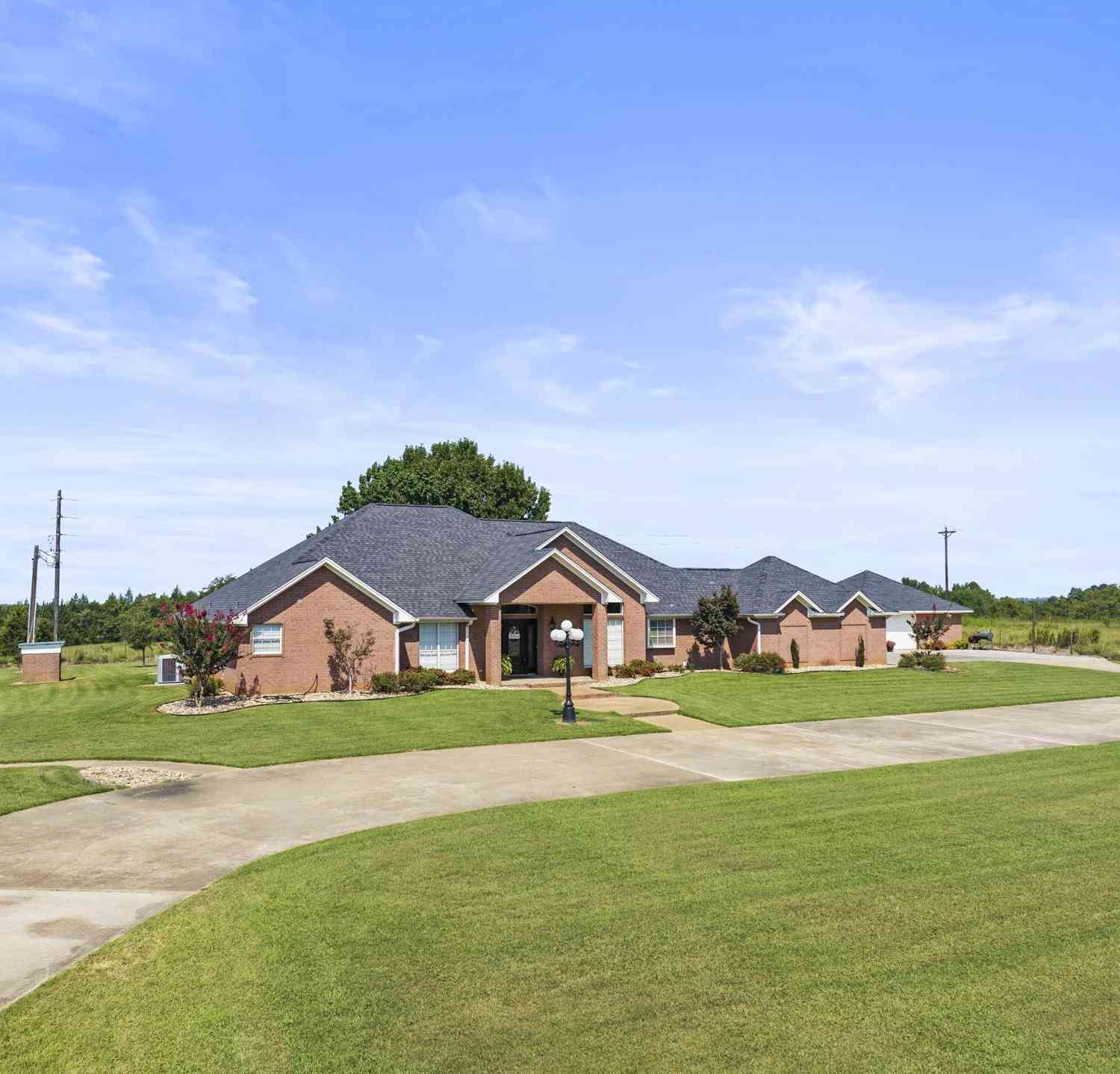 Homes For Sale - 3673 County Road 4550<br/> Mount Pleasant, TX 75455