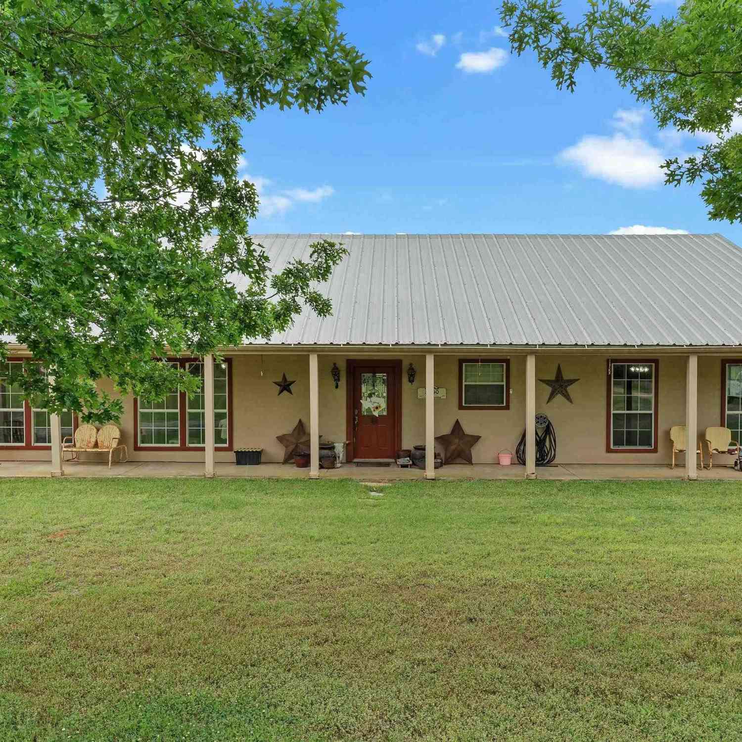 Homes For Sale - 8550 New Hope Rd.<br/> Gilmer, TX 75645