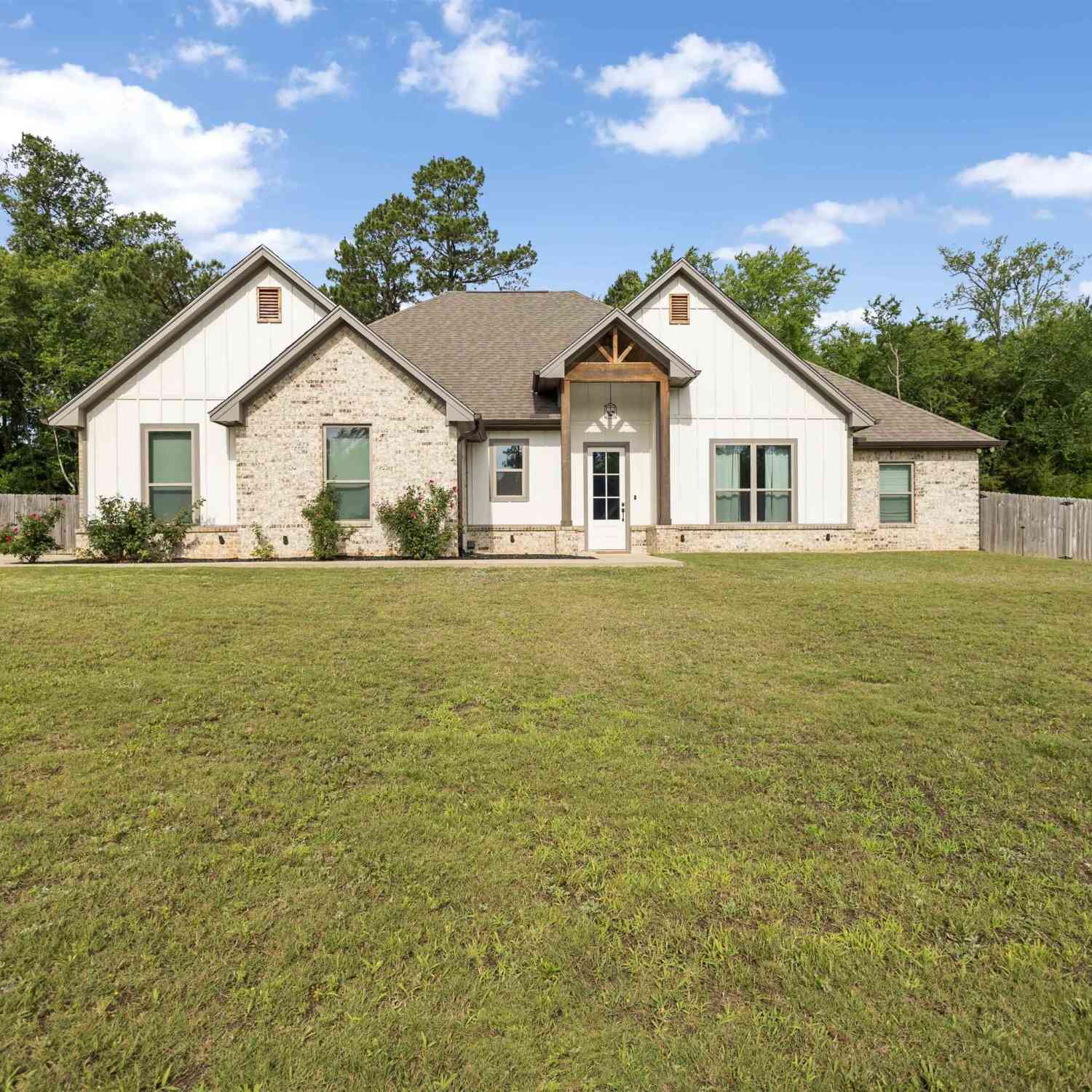 Homes For Sale - 14467 Alena Dr<br/> Lindale, TX 75771