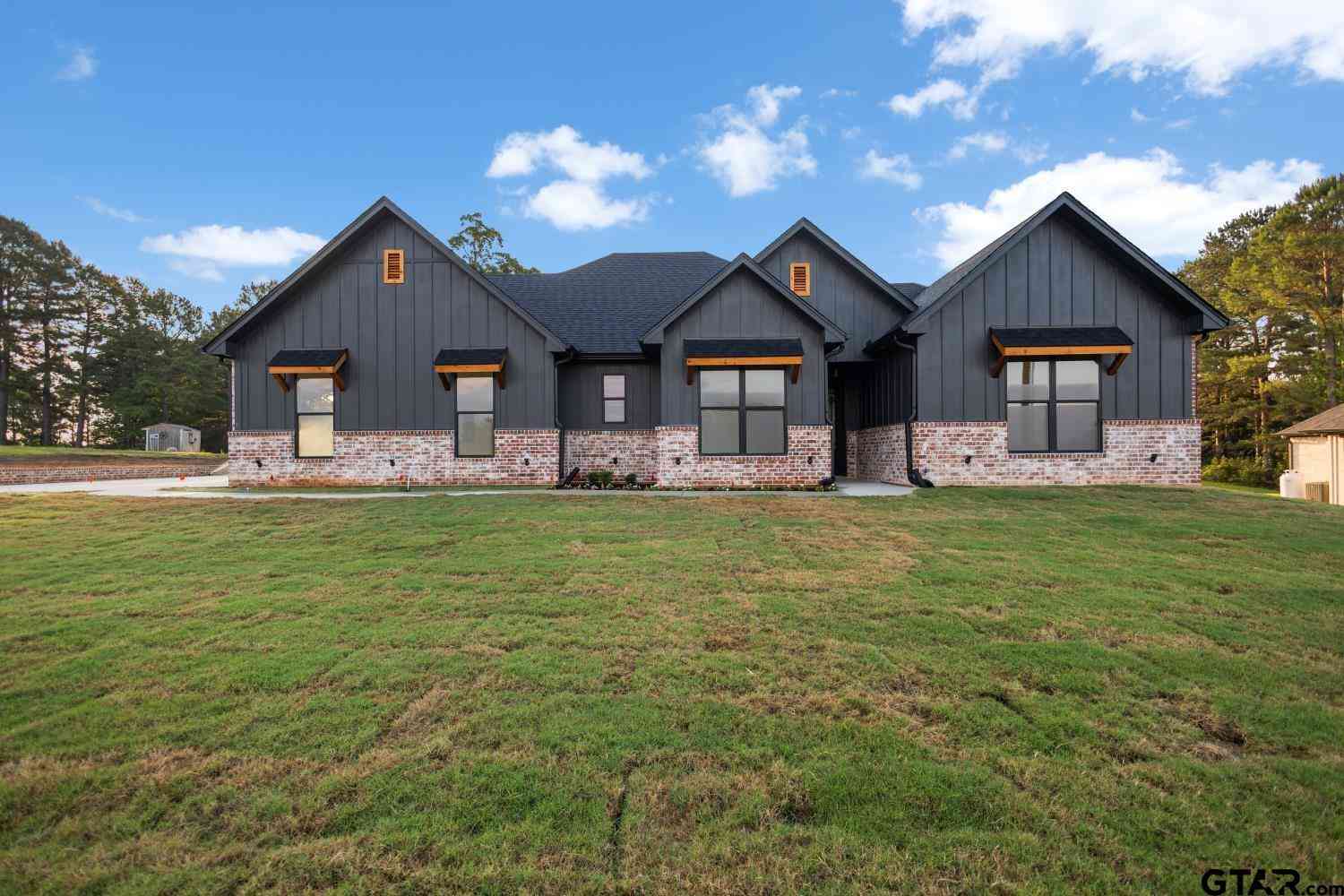 Homes For Sale - 11746 Wildwood Dr<br/> Smith County, Whitehouse, TX 75791