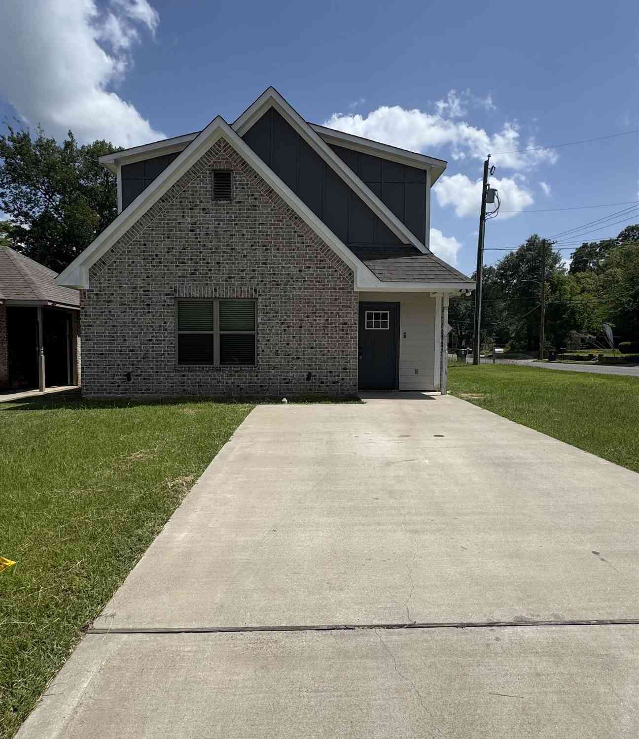 Homes For Sale - 826 W Franklin<br/> Tyler, TX 75702
