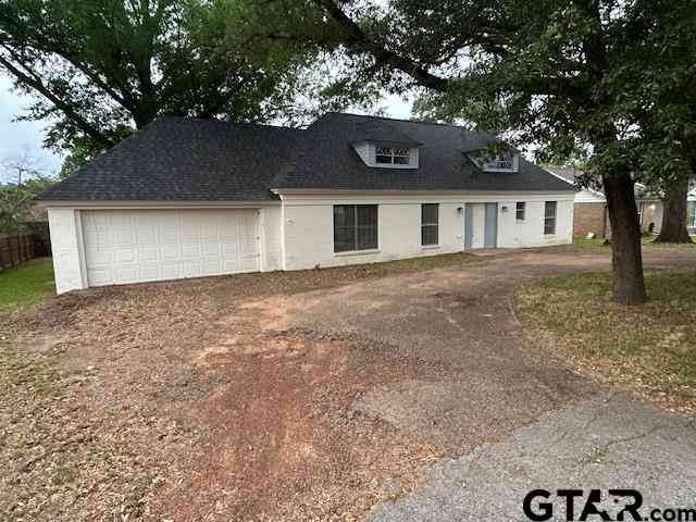 Homes For Sale - 3210 Old Jacksonville Hwy<br/> Tyler, TX 75701