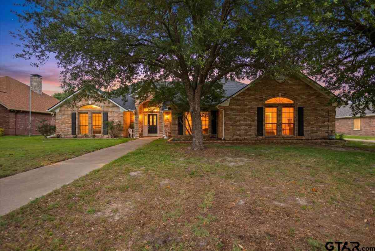 Homes For Sale - 113 Saint Andrews Cir<br/> Hideaway, TX 75771