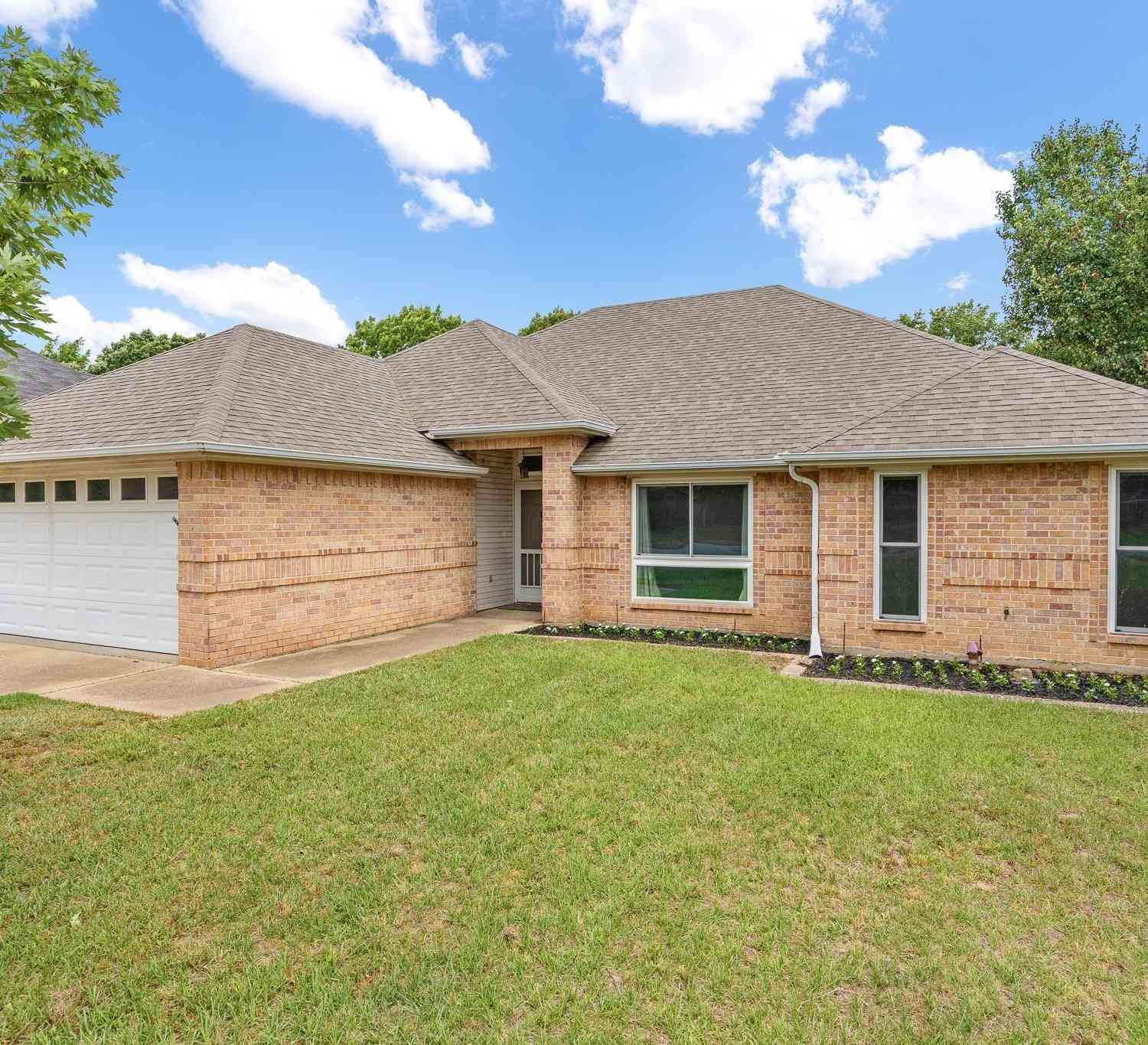 Homes For Sale - 3302 Lexington<br/> Tyler, TX 75701