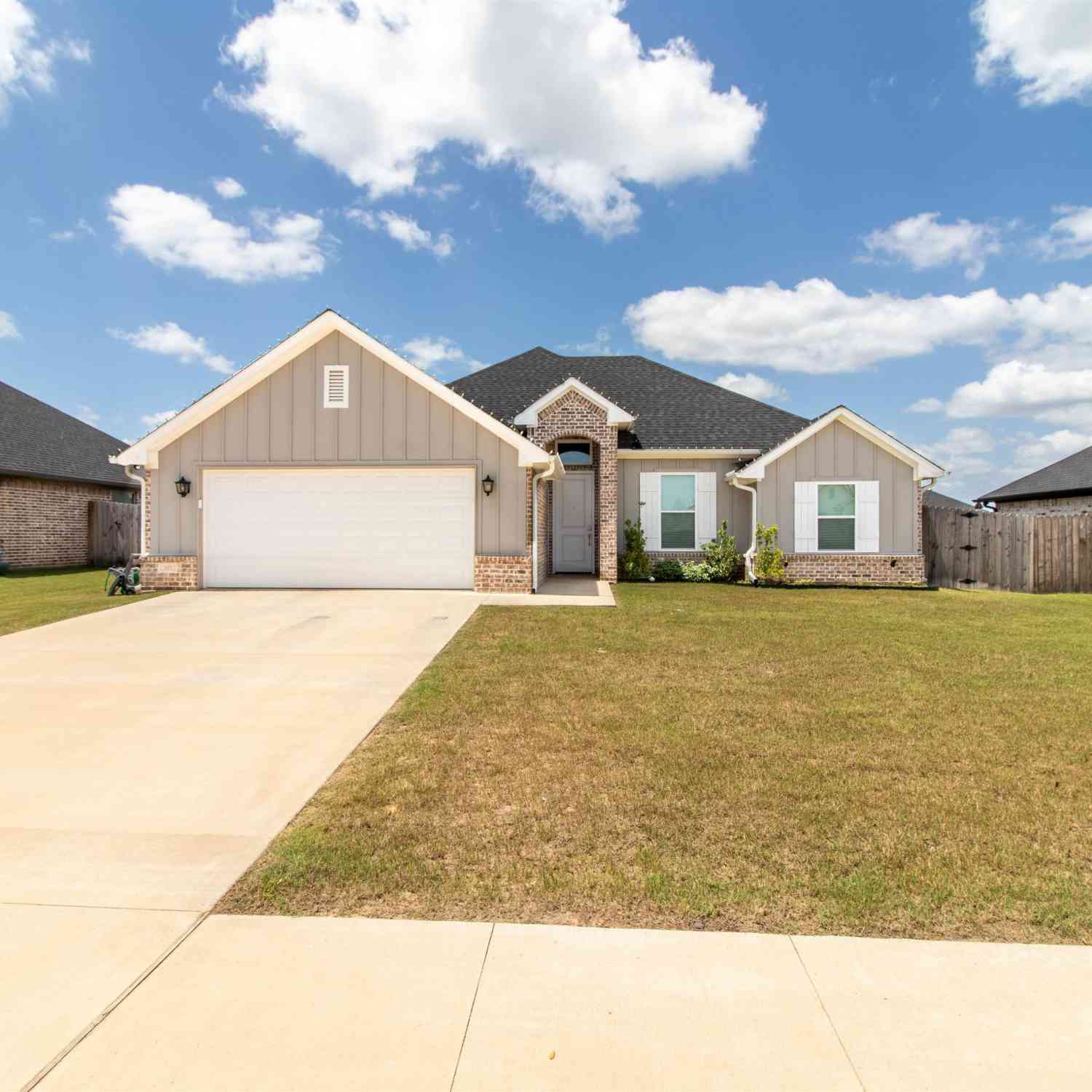 Homes For Sale - 227 Amanda Ave<br/> Bullard, TX 75757