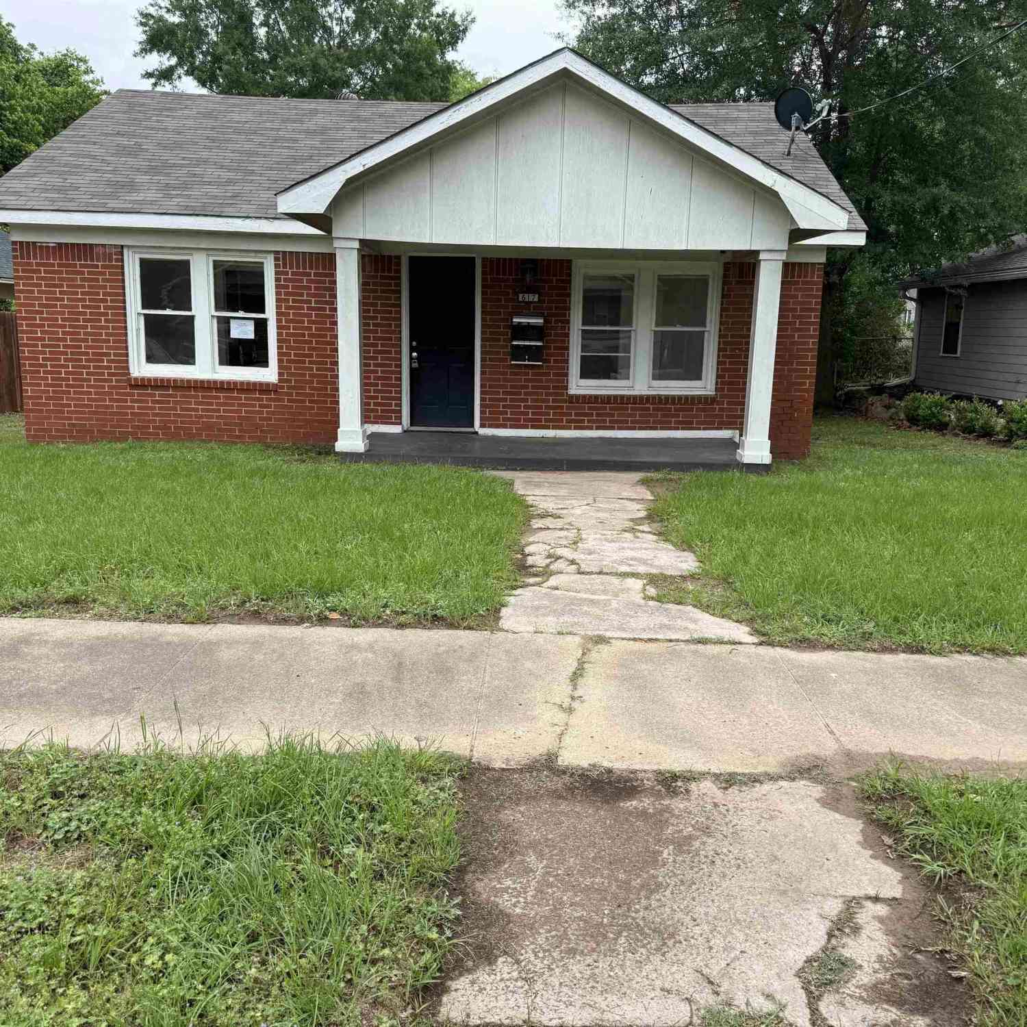 Homes For Sale - 617 N Trinity St<br/> Gilmer, TX 75644