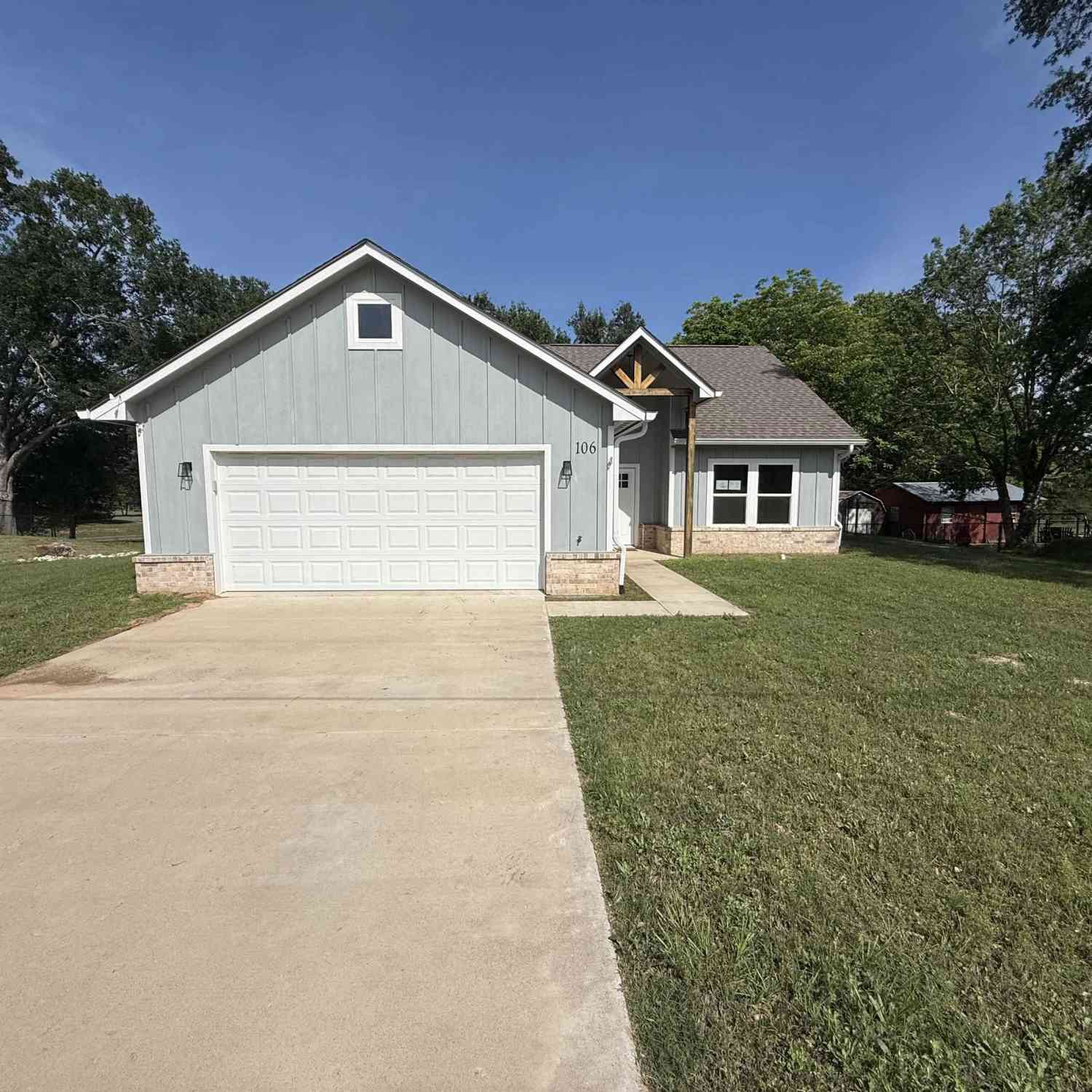 Homes For Sale - 106 Elm St<br/> Winona, TX 75792