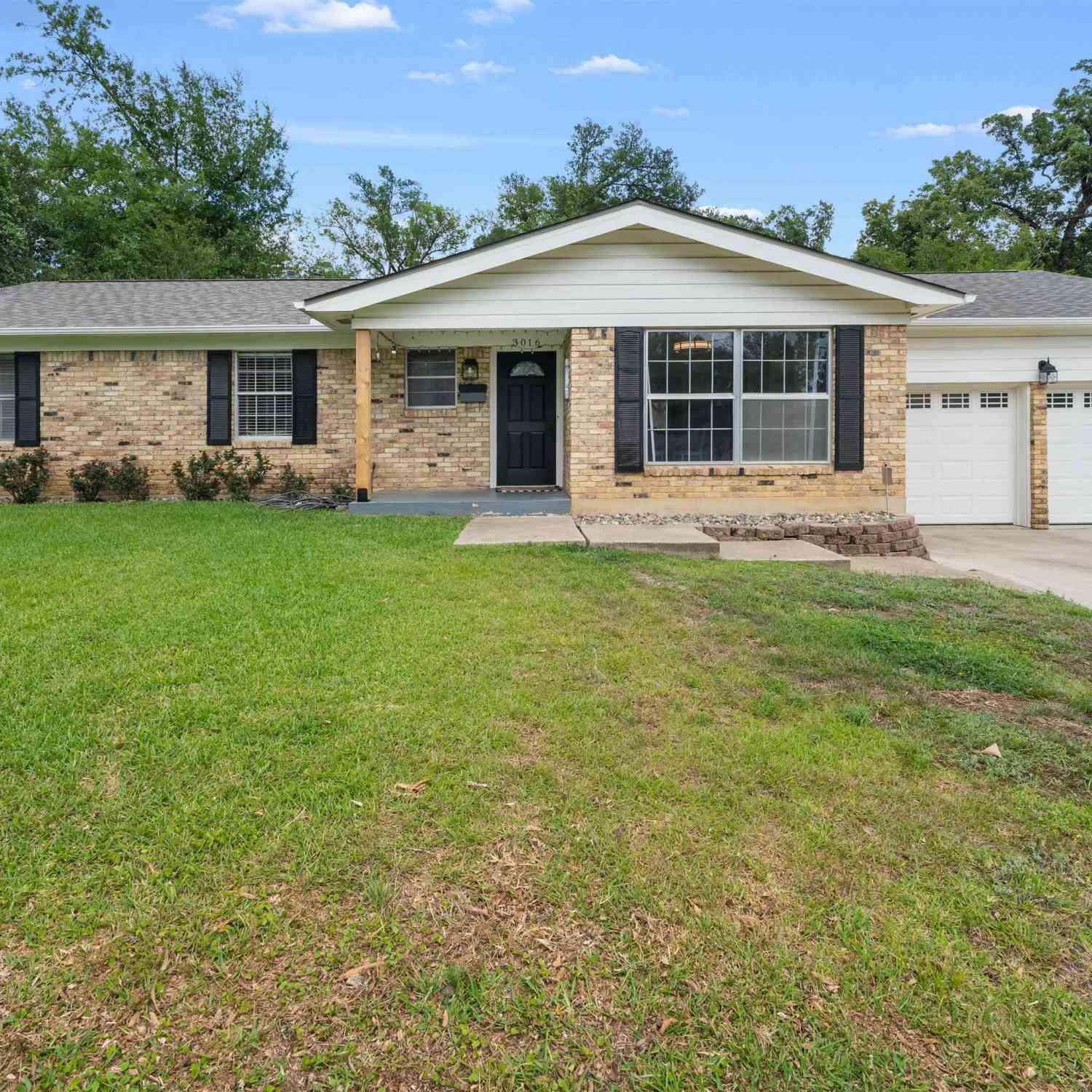 Homes For Sale - 3016 S Cameron<br/> Tyler, TX 75701