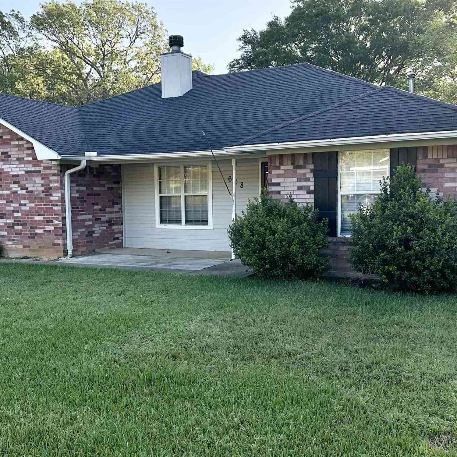 Homes For Sale - 608 Oak Street<br/> Bullard, TX 75757