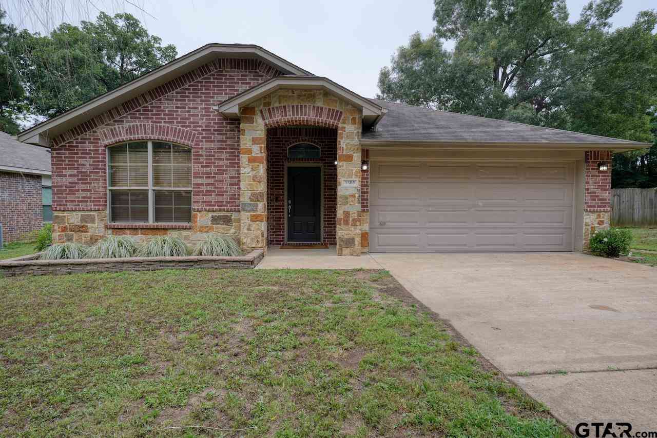 Homes For Sale - 1306 Swinging Bridge Rd<br/> Longview, TX 75604