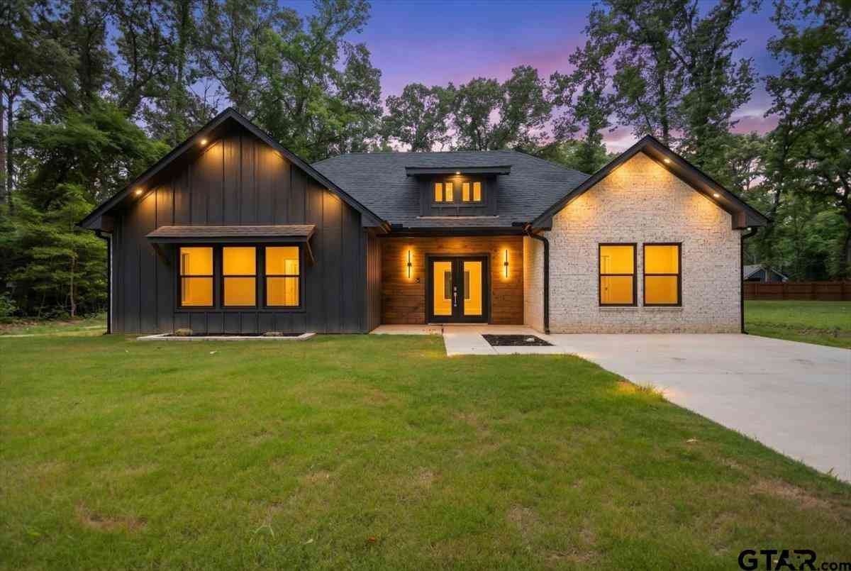 Homes For Sale - 147 Arvel<br/> Bullard, TX 75757