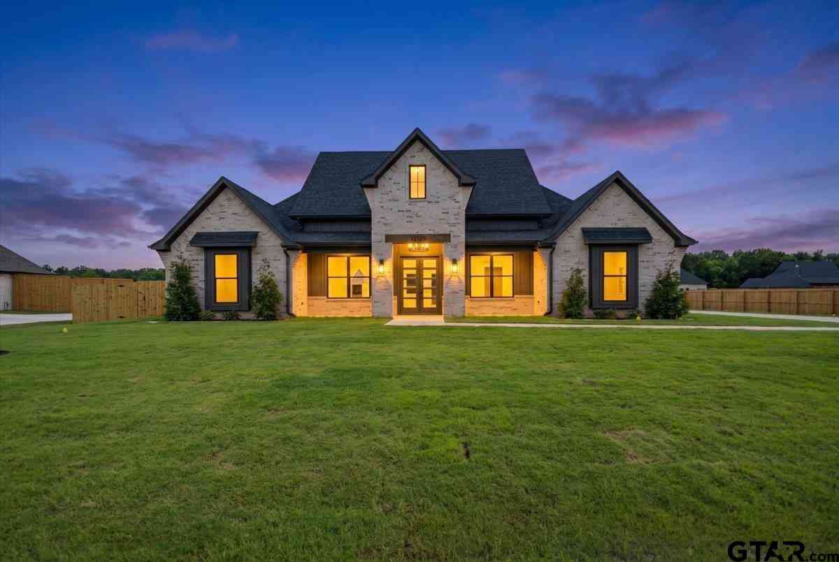 Homes For Sale - 12329 Madison Xing<br/> Bullard, TX 75757