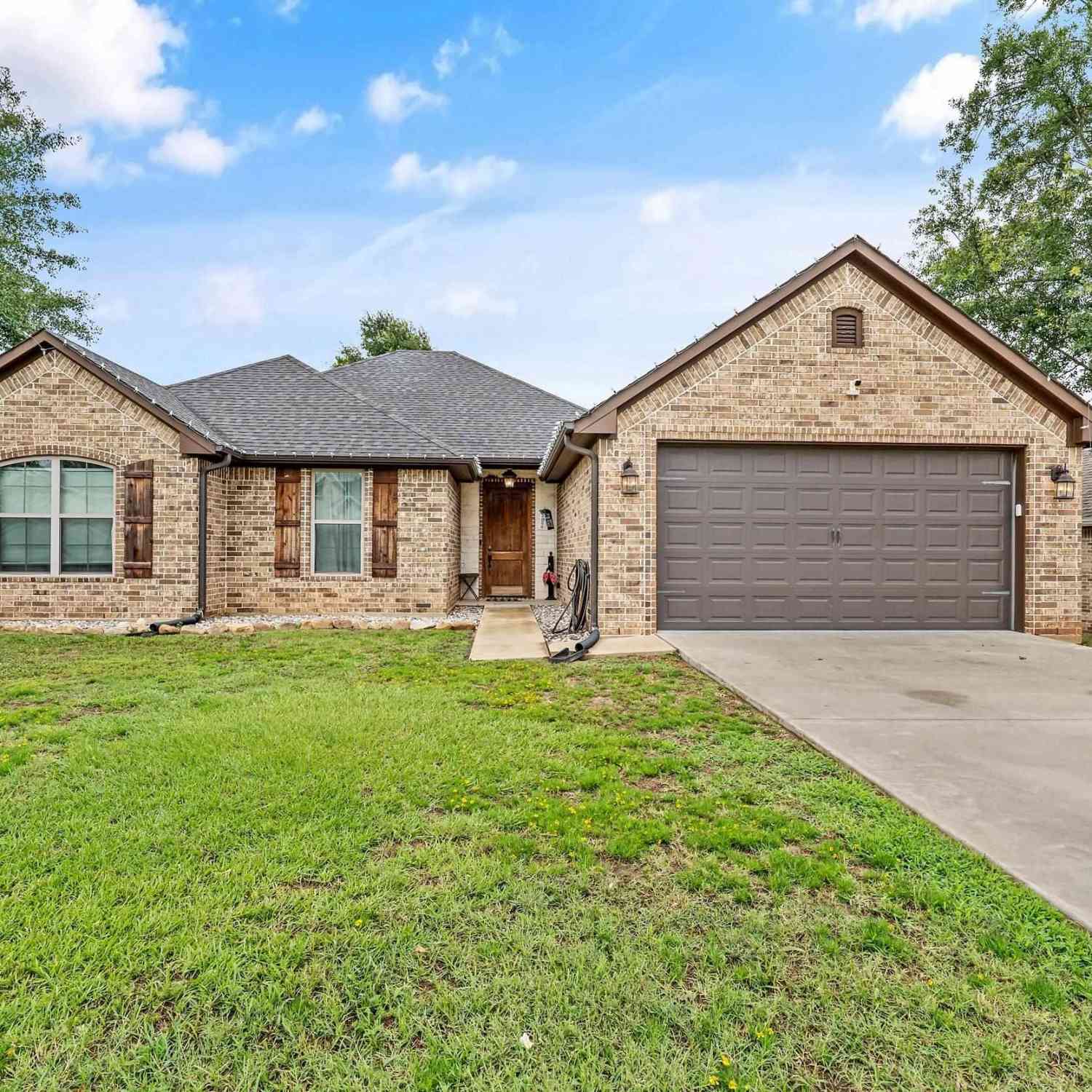 Homes For Sale - 1430 Nate Circle<br/> Bullard, TX 75757