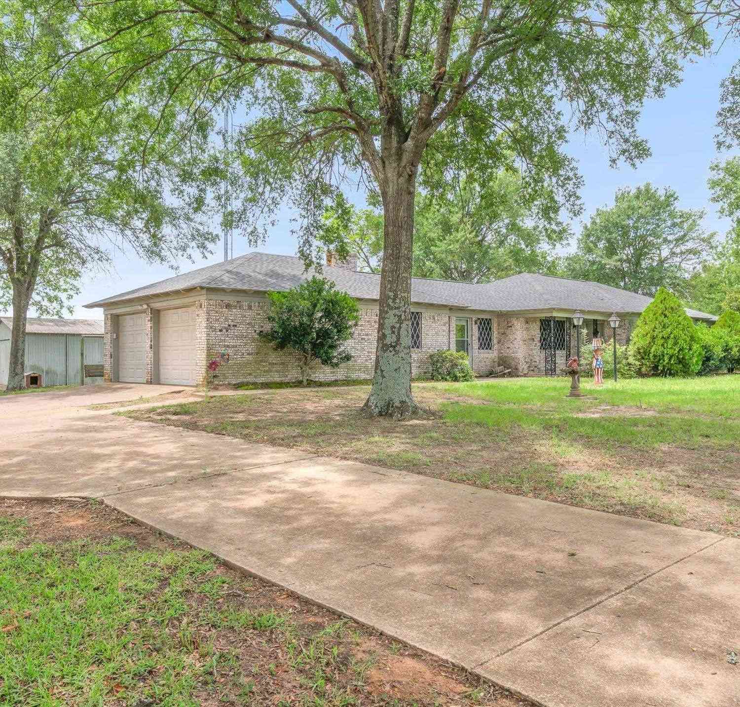 Homes For Sale - 903 Vz County Road 1602<br/> Grand Saline, TX 75140