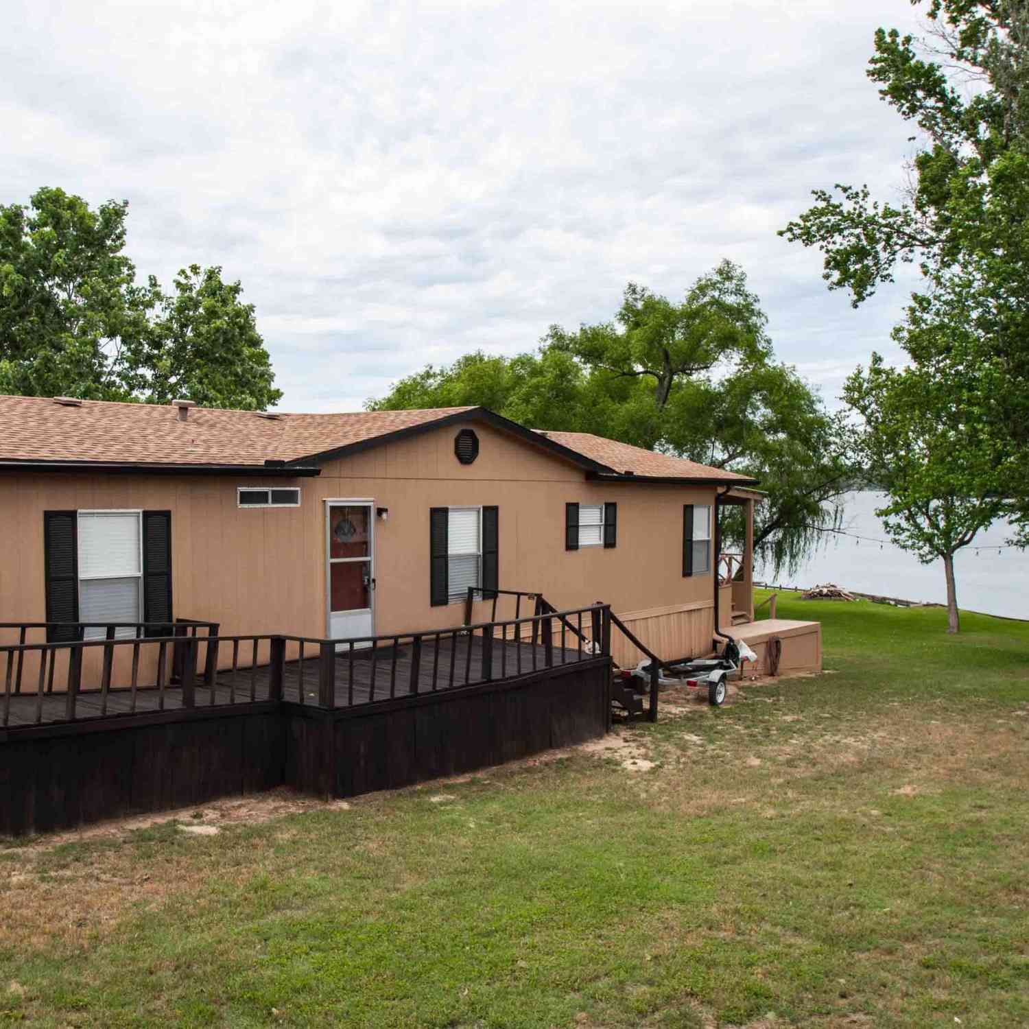 Mobile Home For Sale - 266 Hickory Hills Drive<br/> Murchison, TX 75778