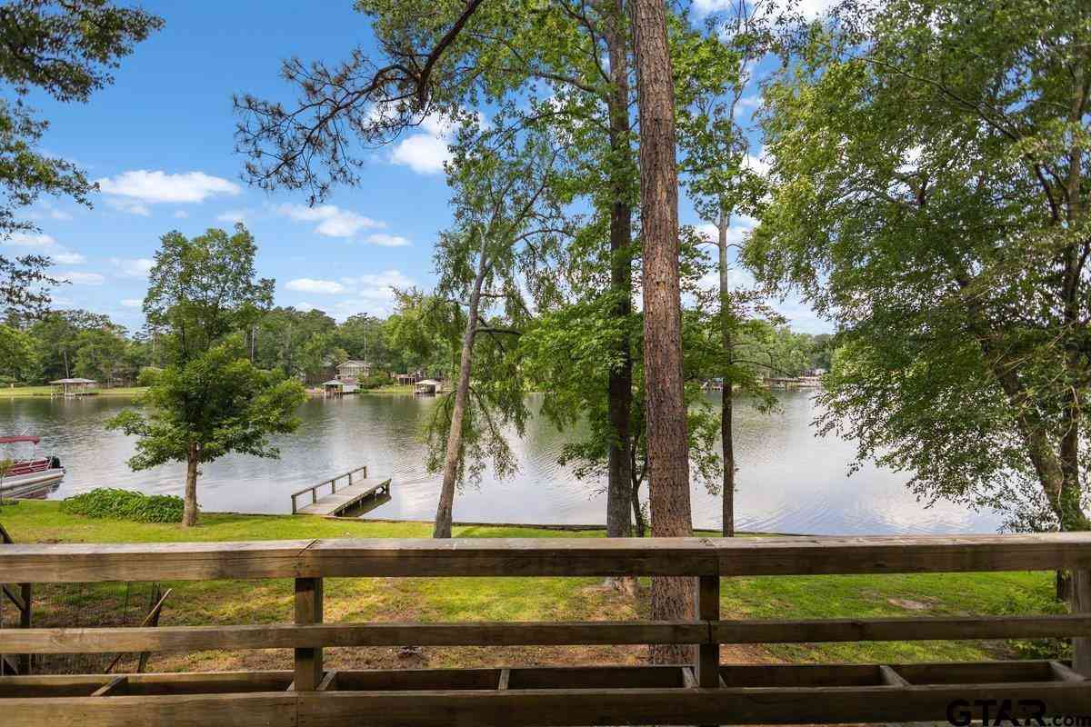 Homes For Sale - 546 Hideaway Ln E<br/> Hideaway, TX 75771