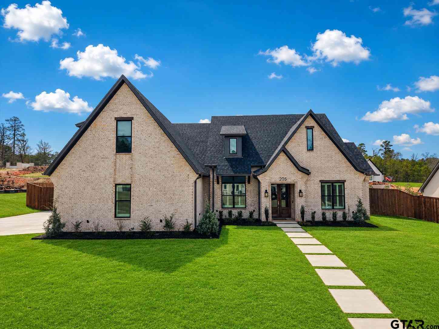 Homes For Sale - 205 Shortleaf Lane<br/> Longview, TX 75605