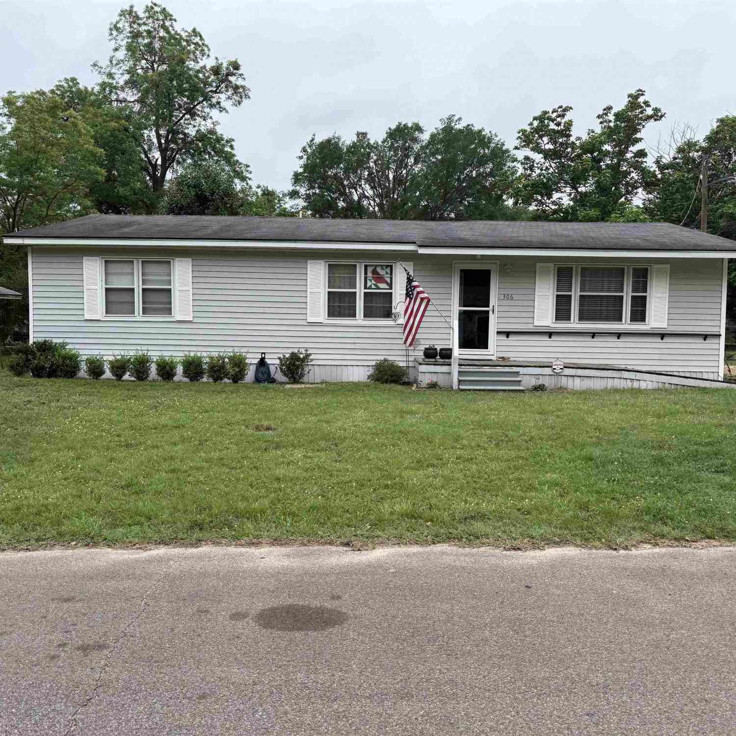 Homes For Sale - 306 Floyd St<br/> Winnsboro, TX 75494