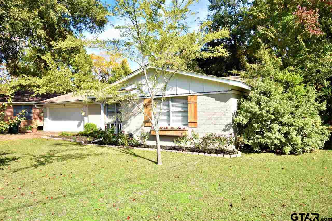 Homes For Sale - 3106 S Donnybrook<br/> Tyler, TX 75701