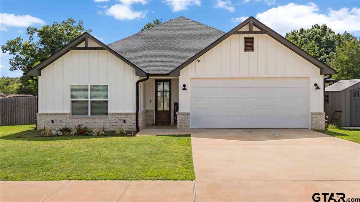 Homes For Sale - 807 Jack Brown<br/> Whitehouse, TX 75791