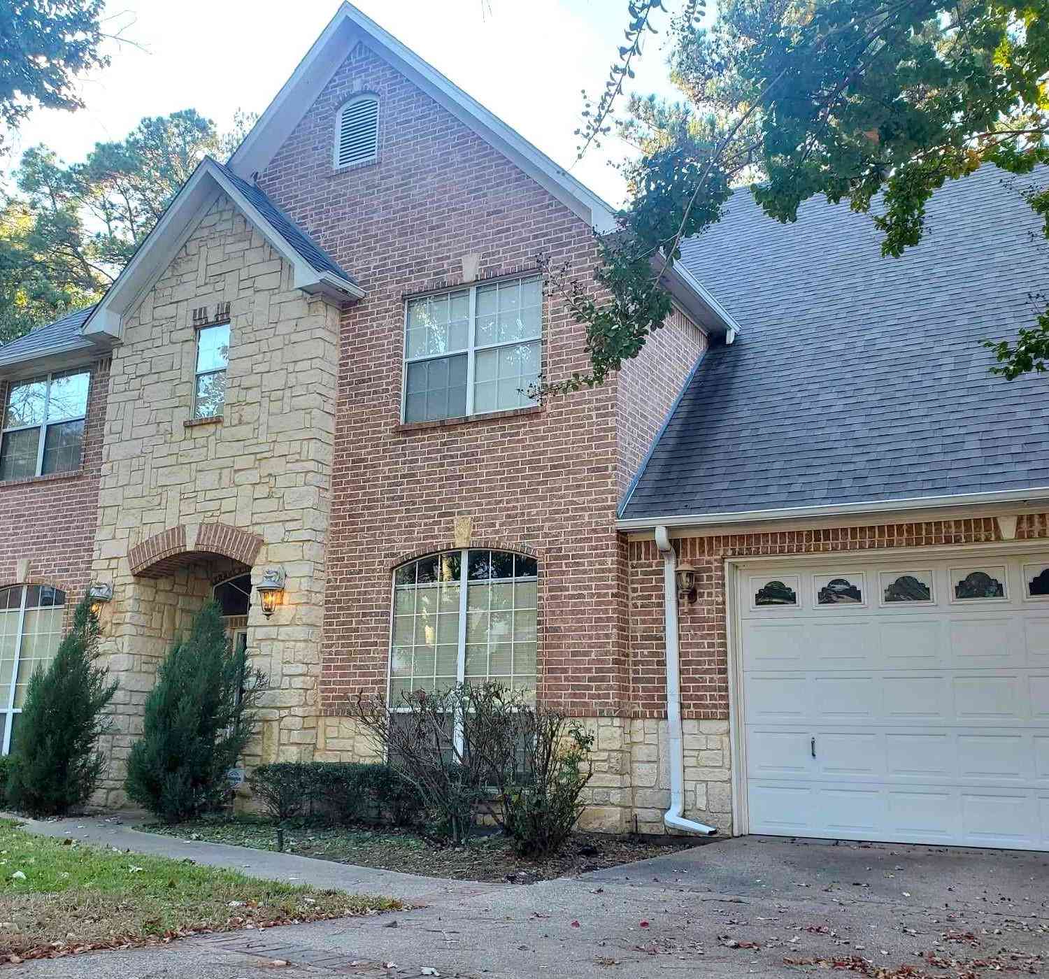 Homes For Sale - 7609 Abbeywood Court<br/> Tyler, TX 75703