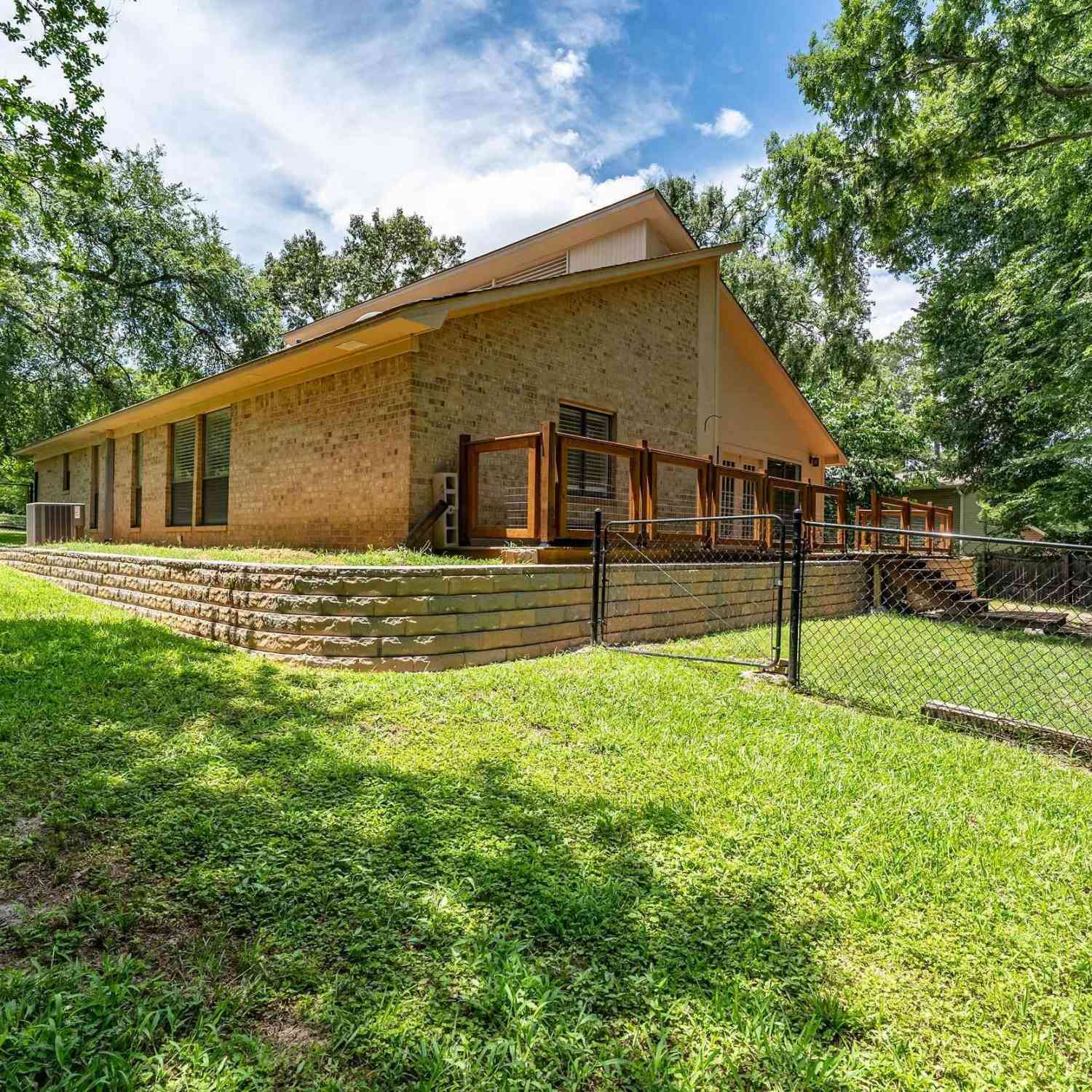 Homes For Sale - 607 Northgate Rd<br/> Smith County, Hideaway, TX 75771