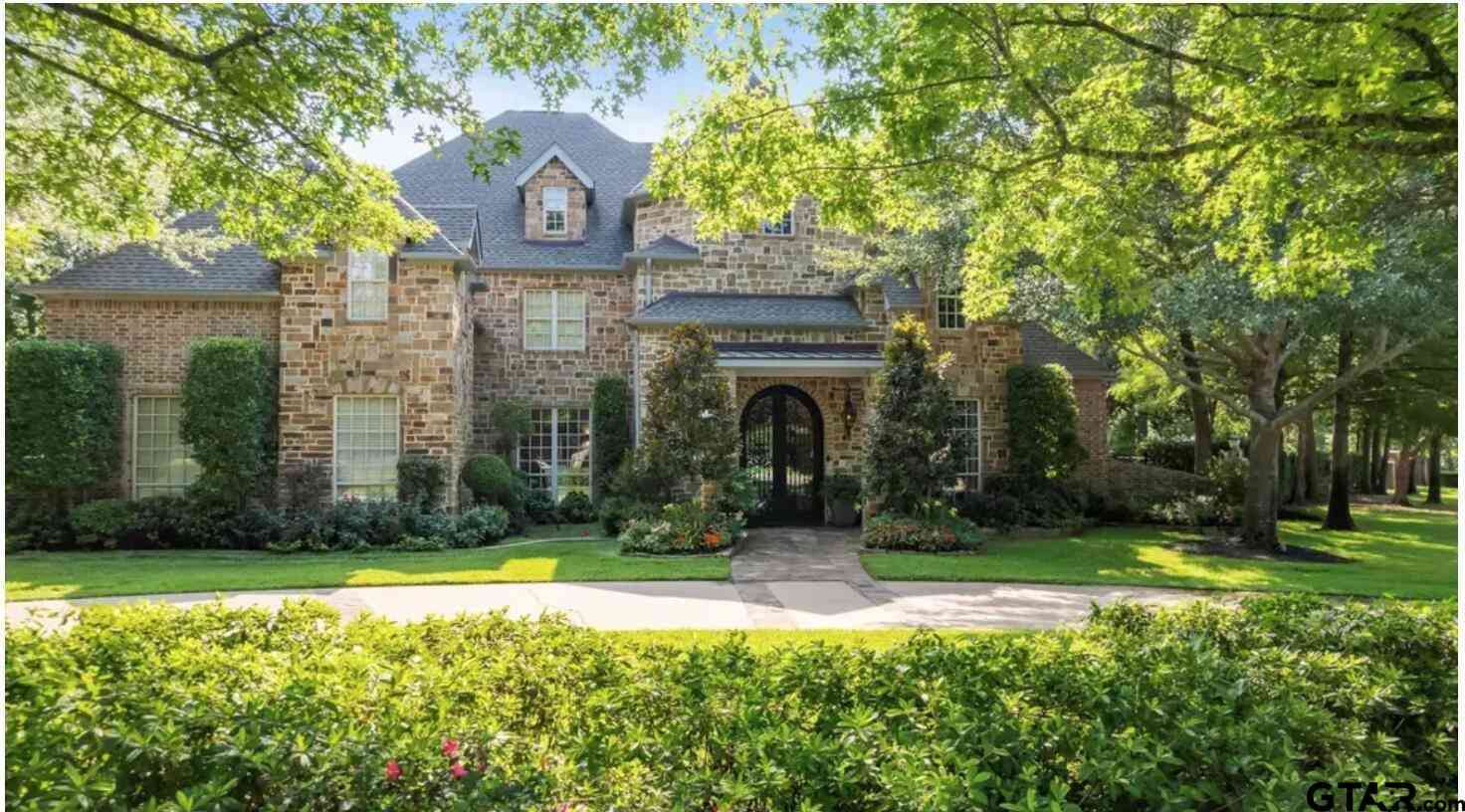 Homes For Sale - 1950 Stonegate Cir<br/> Tyler, TX 75703
