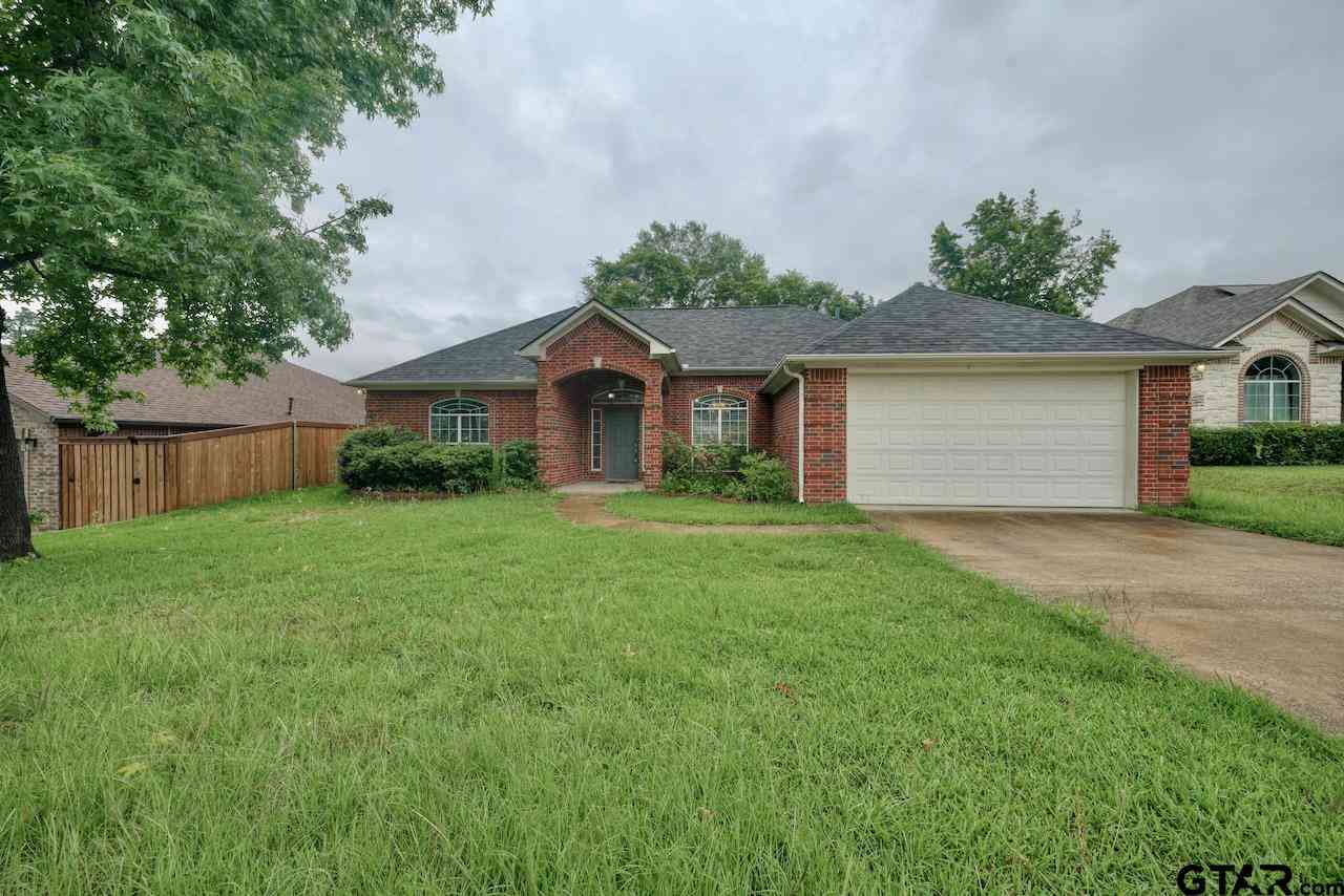 Homes For Sale - 2136 Haverhill Rd<br/> Tyler, TX 75707