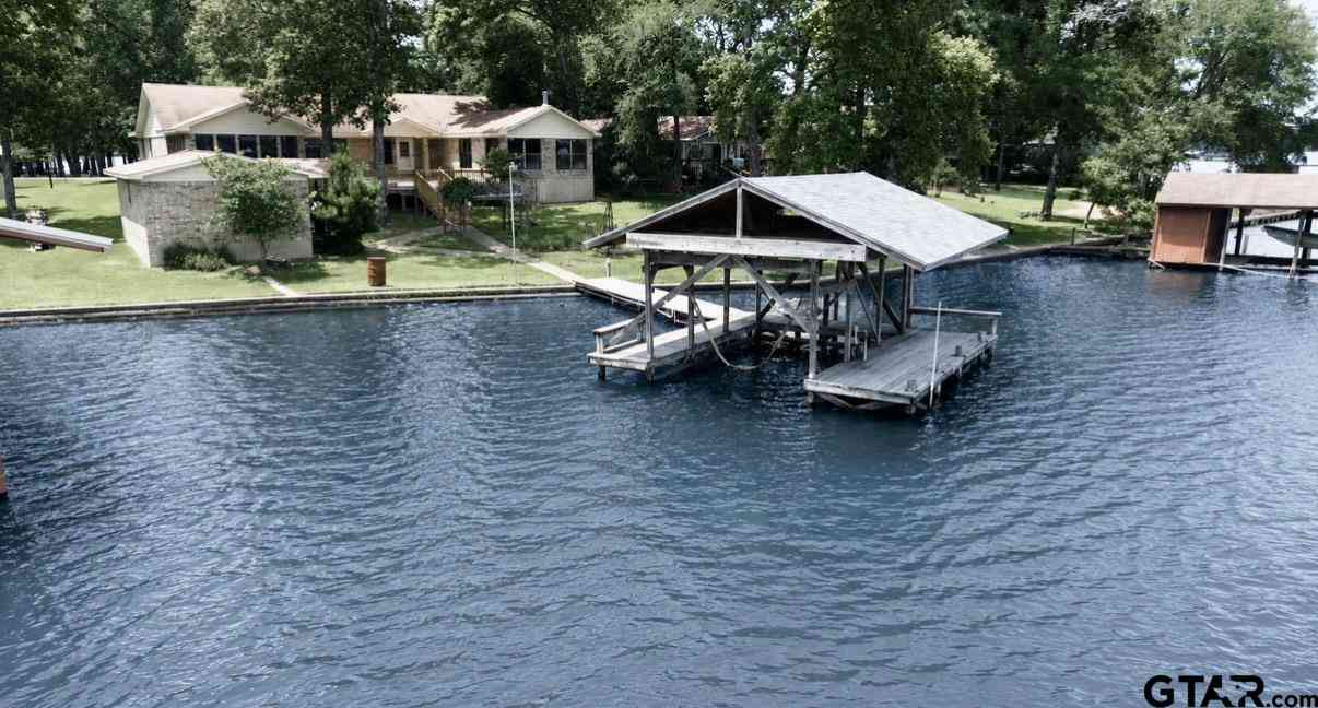 Homes For Sale - 140 Bird Dog Circle<br/> Crockett, TX 75835
