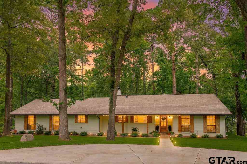 Homes For Sale - 1445 Lakeshore<br/> Hideaway, TX 75771