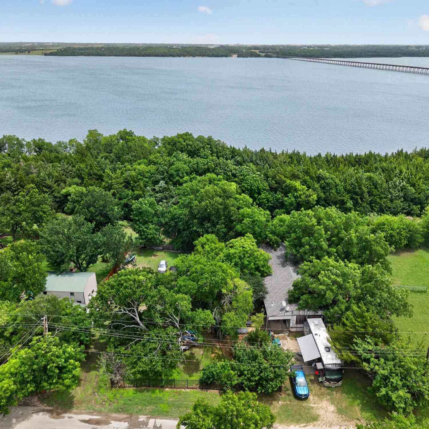 Homes For Sale - 276 Hilltop<br/> Ennis, TX 75119