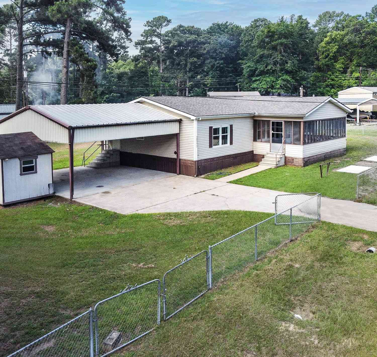 Mobile Home For Sale - 20573 Kingsley Circle<br/> Chandler, TX 75758