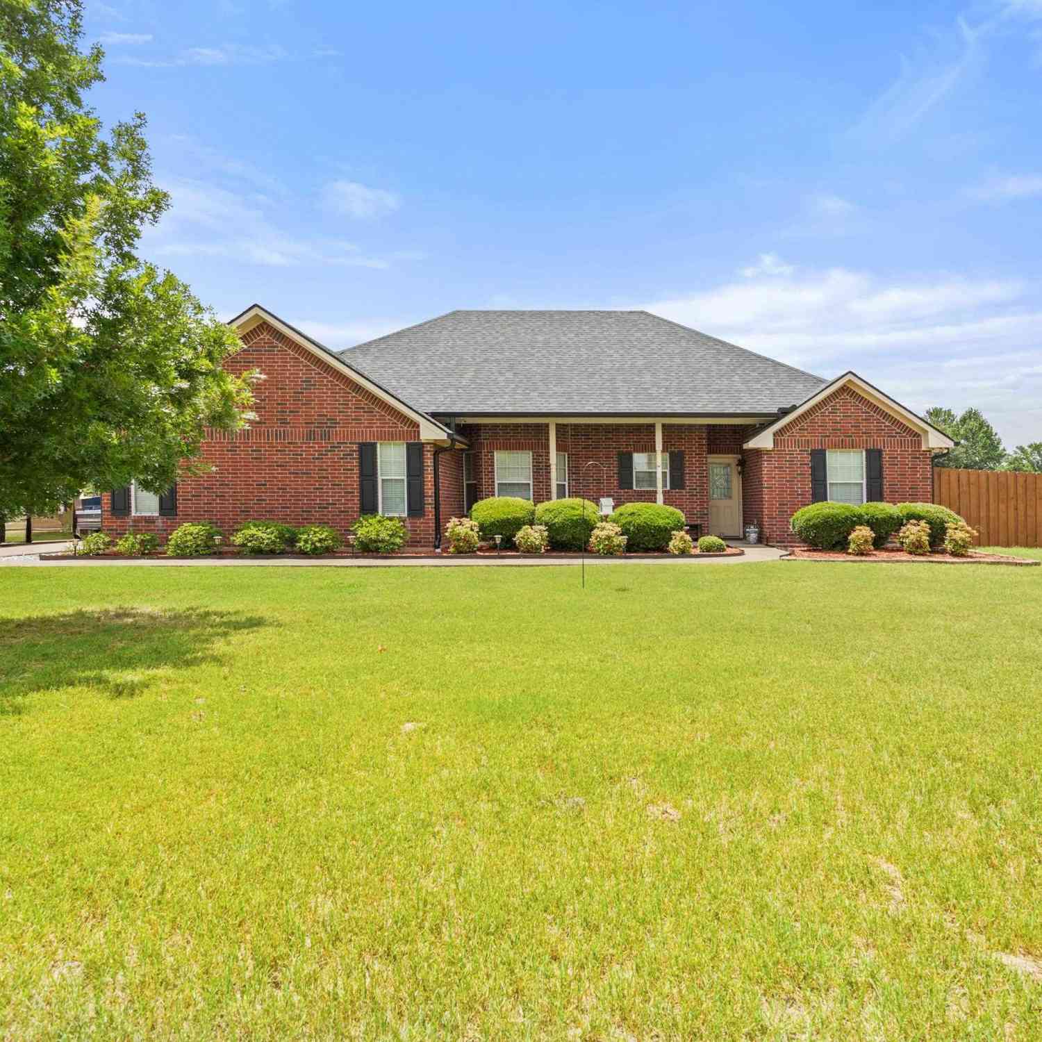 Homes For Sale - 13664 County Road 4200<br/> Lindale, TX 75771