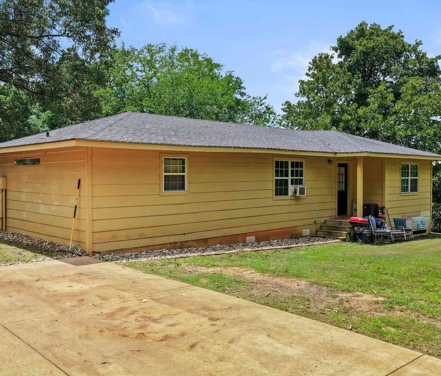Homes For Sale - 276 County Road 4335<br/> Omaha, TX 75571